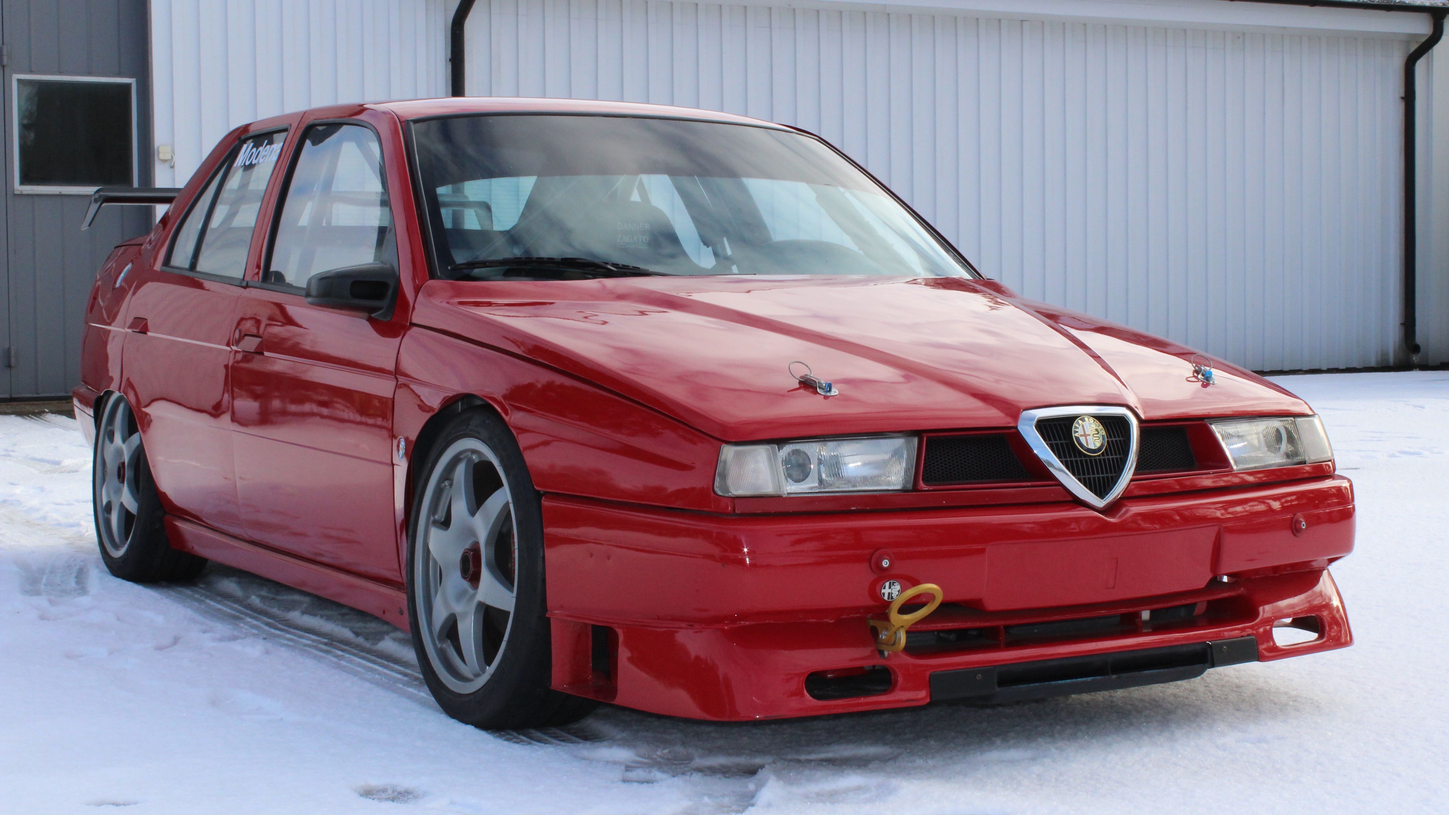 Alfa Romeo 155 snett framifrån